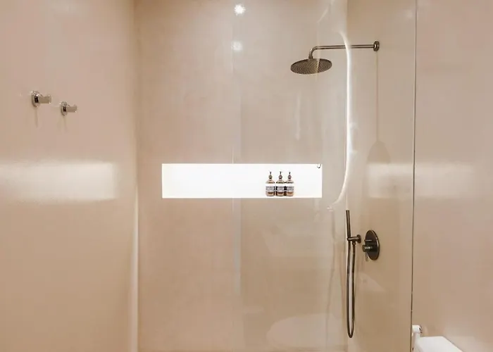 Brand New Exquisite Luxury 5 Bedroom Umalas Villa