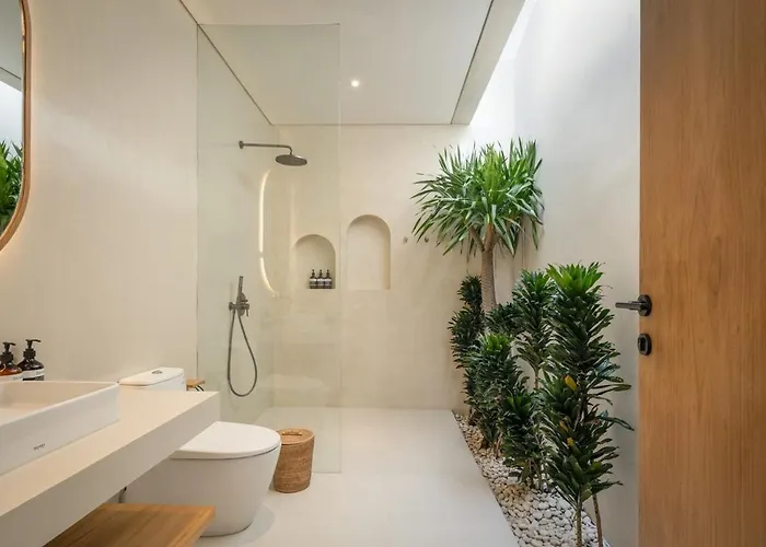 Brand New Exquisite Luxury 5 Bedroom Umalas Villa *