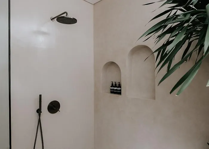 Brand New Exquisite Luxury 5 Bedroom Umalas *