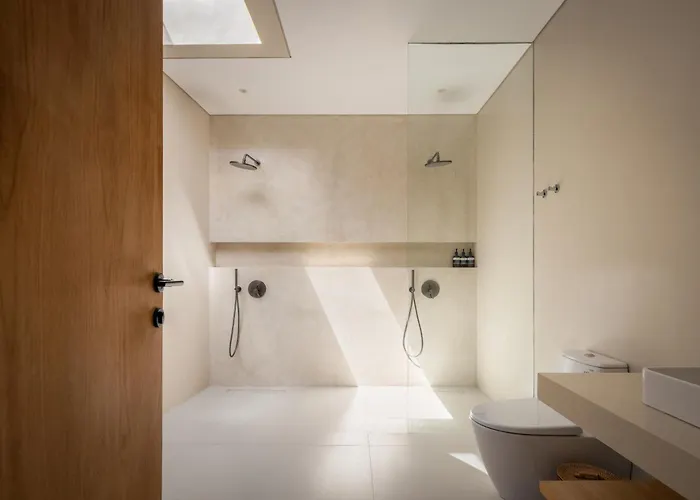 Brand New Exquisite Luxury 5 Bedroom Umalas * Kerobokan (Bali)
